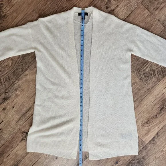 Saks Fifth Avenue 100% Cashmere Cream Cardigan Size: Medium - Picture 15 of 15